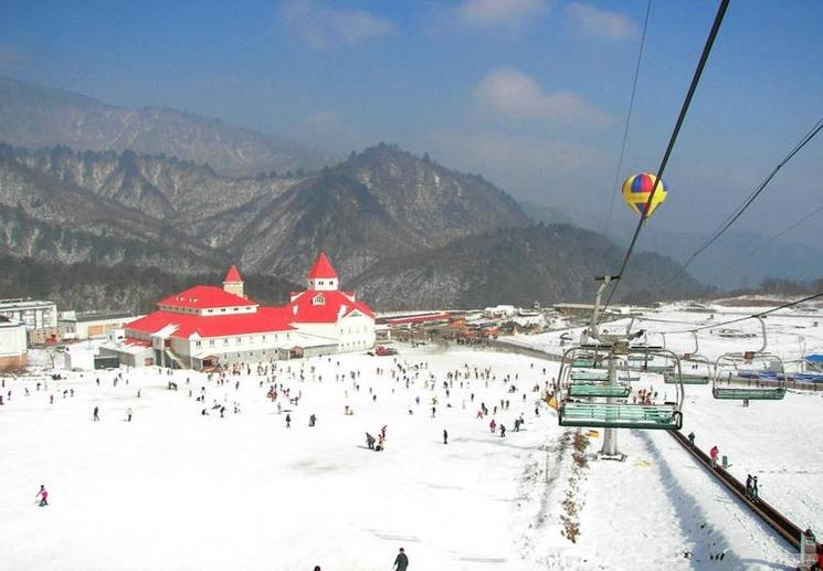 xiling-ski-resort-chine-neige-pistes-montagnes