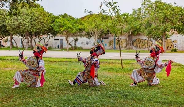 Warmi Danzaq, les femmes de la danse des ciseaux au Pérou