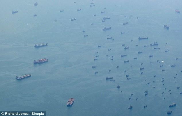 sea of boats singapore 2010