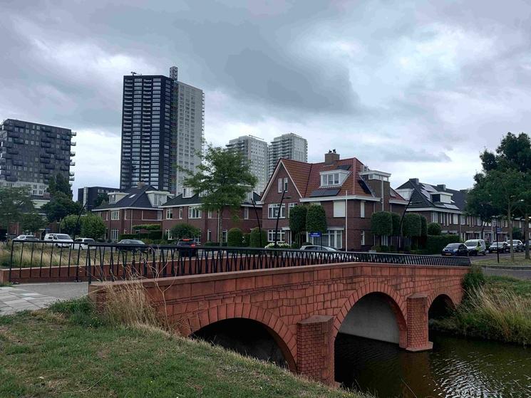 Pont des billets de 50 euros, architecture style renaissance (Photo: Emma Dailey)