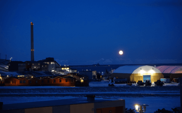 la nuit polaire au Svalbard 