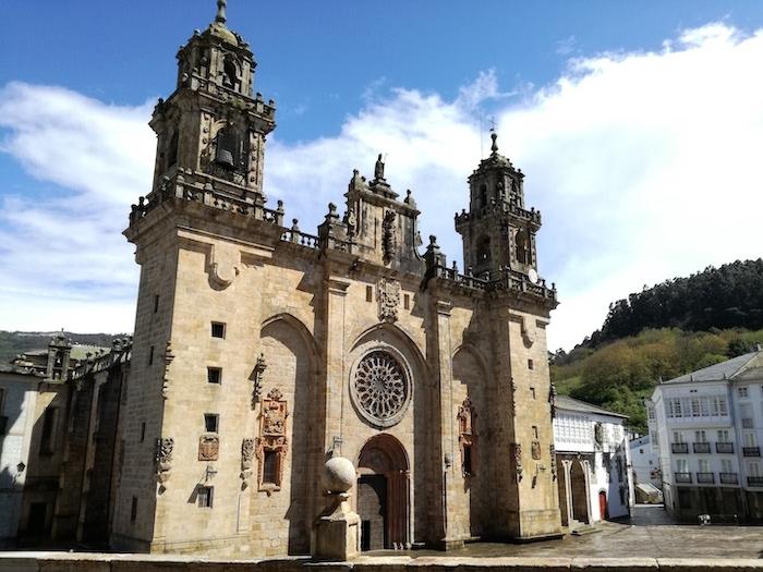 basilique-cathédrale de Mondoñedo, l'un des 8 plus beaux villages d'Espagne