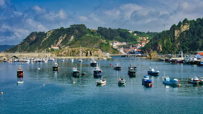 Cudillero, l'un des 8 plus beaux villages d'Espagne, depuis la mer