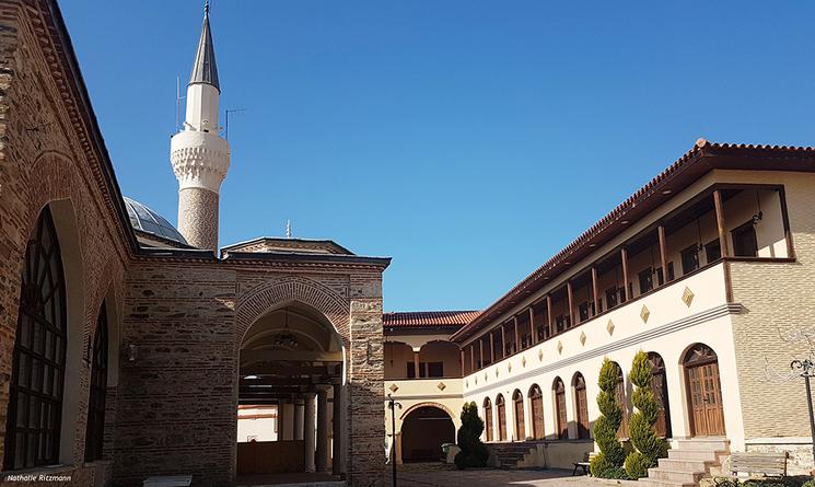 Bayındır région égéenne ville fleurs mosquée