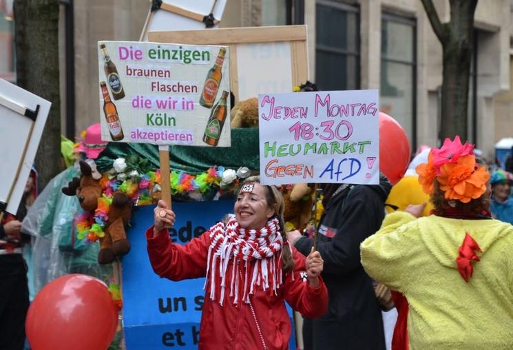 Messages Anti-Afd au Carnaval de Cologne