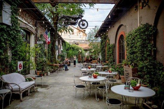 al cortile milan