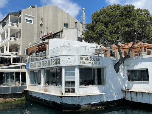 Le Sosyal tesisleri Arnavutköy (Beşiktaş)