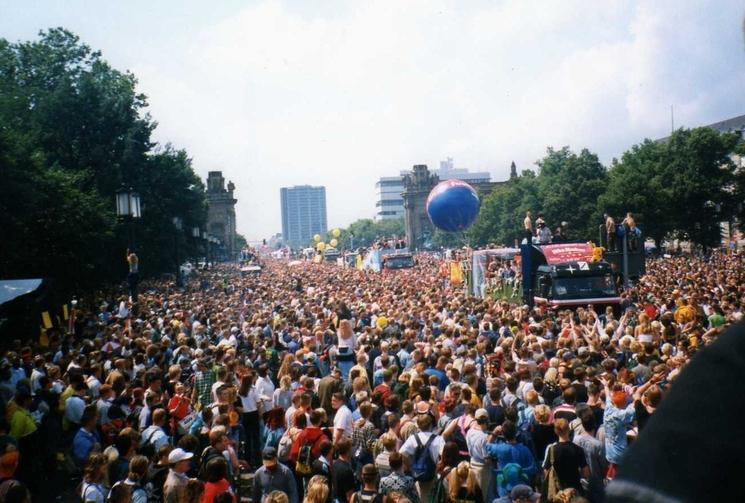 © Berlin love parade 1998