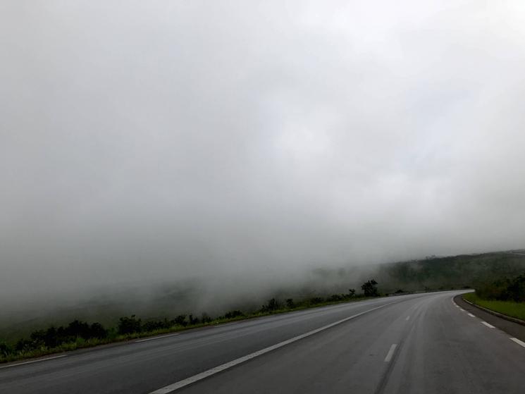 Le brouillard  sur la route de Brazzaville à Pointe Noire