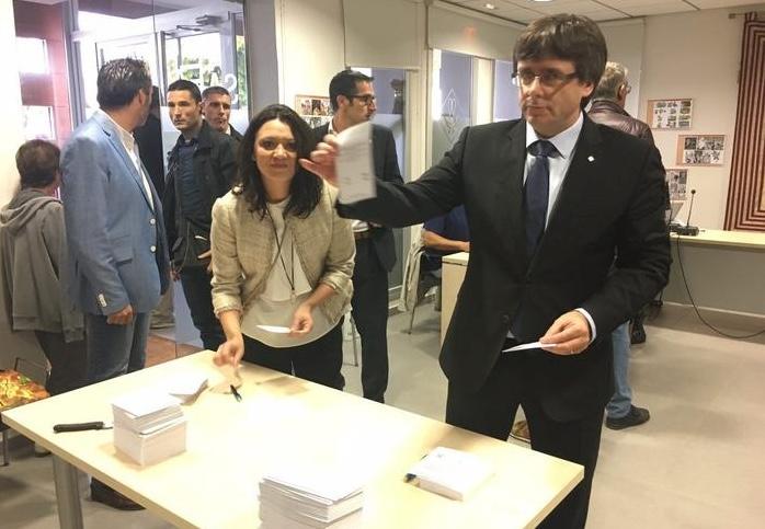 Carles puigdemont vote referendum illégal 1 octobre 2017