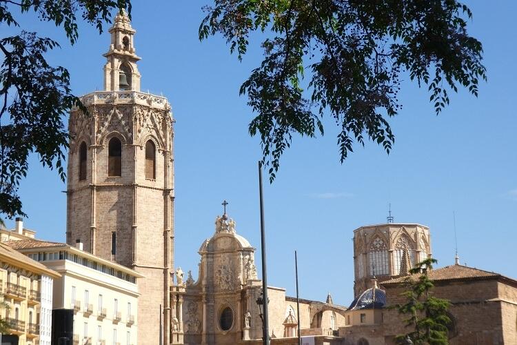 La Cathédrale de Valencia et le Micalet à Valence en Espagne