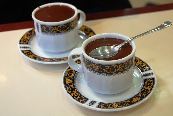 tasse de chocolat épais