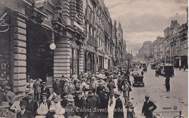 Vieille photo de Collins Street à Melbourne, prise dans les années 1910