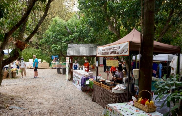 Le marche de plein air Nana jungle a Chiang Mai