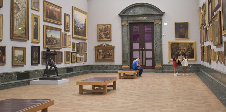 Une des salles de l'exposition 'Walk through British Art'