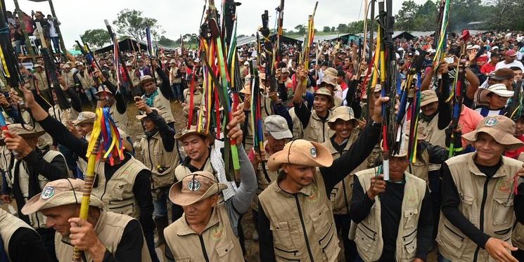 Dissidents FARC lors du rassemblement du 16 avril en vu de prochains accords de paix