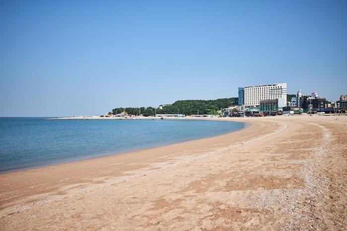 La plage d'Eurwangni