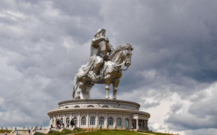 Statue de Gengis Khan à Oulan-Bator