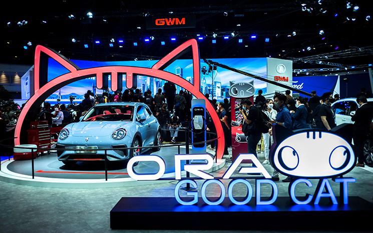 L'ORA, voiture electrique du groupe Great Wall au salon auto de Bangkok