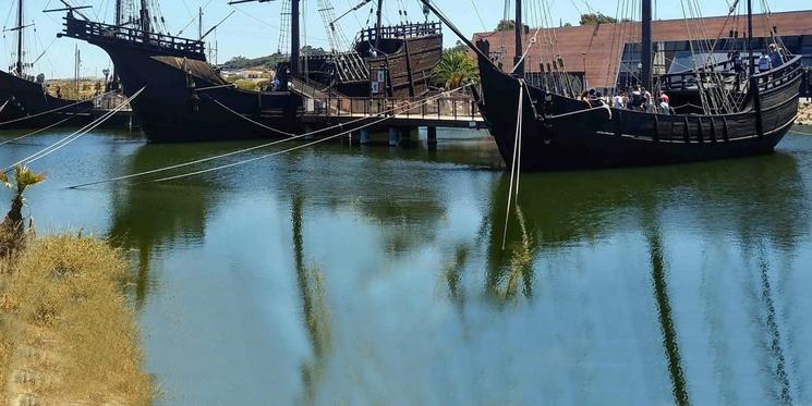 Muelle de las Carabelas.  palosfrontera.com