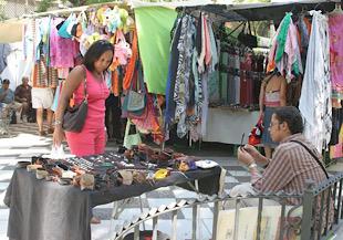 los puestos del mercadillo de la Plaza del Duque ABC