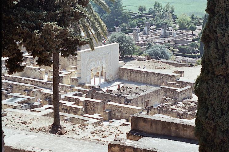 ista de los restos de la antigua ciudad omeya de Madinat al-Zahra