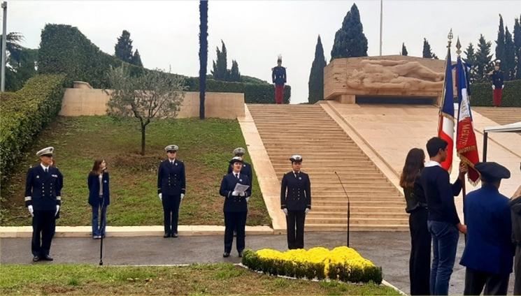 lecture des noms des sept soldats morts pour la France les douze derniers mois. 