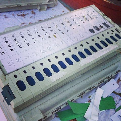 Une machine de vote électronique en Inde