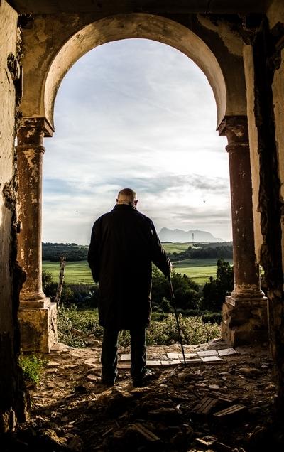 Photo de Ahmed Saïdane -  "la vie derrière soi " faite au cours d'un workshop photo mené avec des étudiants en architecture par le remarquable architecte Amine Hasni.