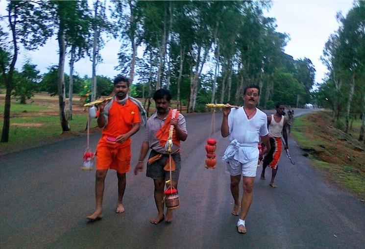 Pélerins lors du Kanwar Yatra en Inde. Image : Wikipedia CC