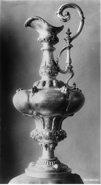 La Coupe de l’América L’"aiguillon d’or"