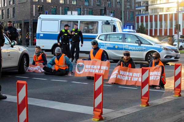 La Police arrive rapidement sur les lieux ©Laura Dubois