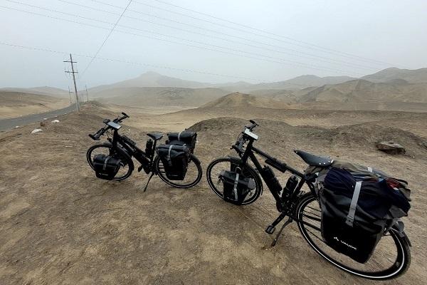 De Lima à Santiago à vélo, le défi de Lucille et Samuel