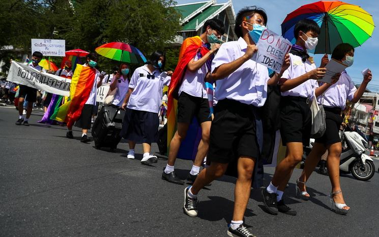 Manif LGBTQ sur l'education en Thailande