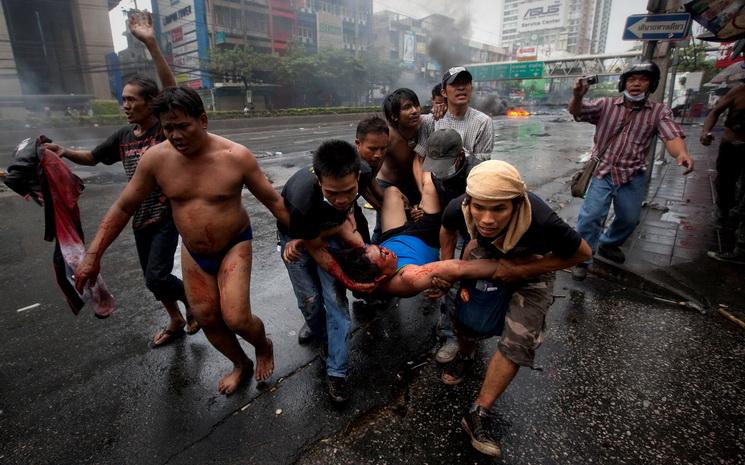 manifestants thailandais blesses lors de la repression militaire de 2010