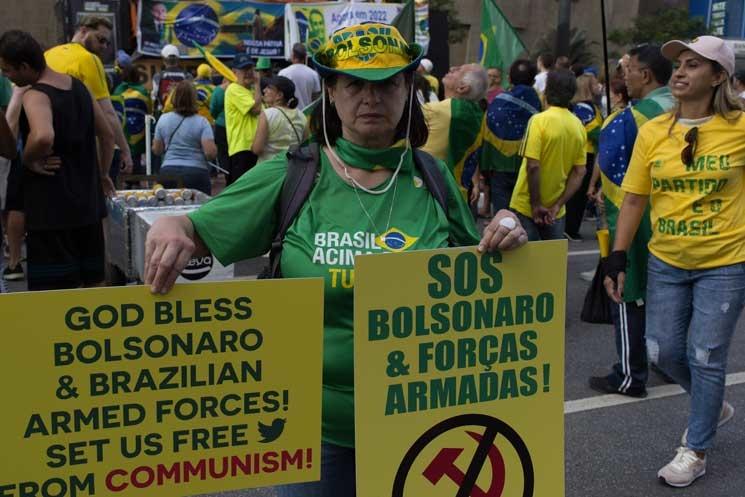 Une manifestante à São Paulo le 1er mai