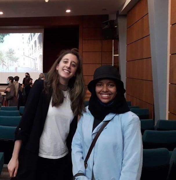 Messala, étudiante libanaise, et Mariem, sa filleule, étudiante mauritanienne, lors de la soirée d'accueil des Boursiers Excellence Major.