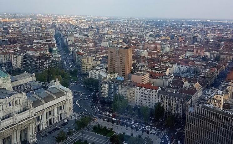 vue panoramique de haut sur Milan