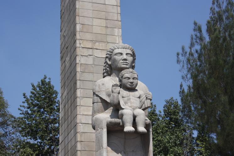 El Monumento a la Madre