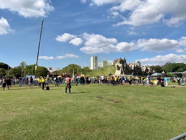 Pelouses clairsemées au rassemblement pro-Bolsonaro de Sao Paulo