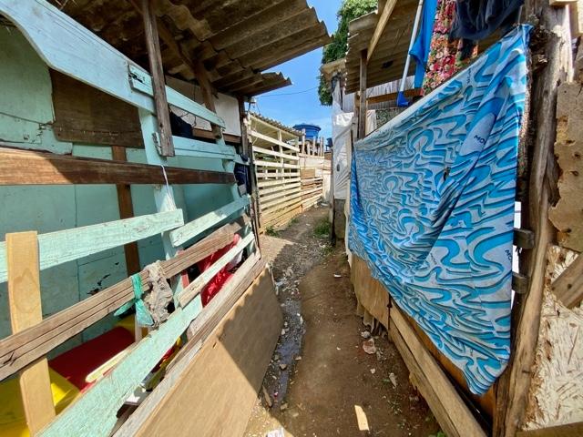 Dédale de ruelles dans l'ocupação Anchieta à São Paulo