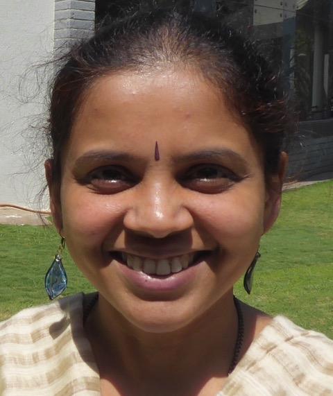 inde sourire bangalore nivedita