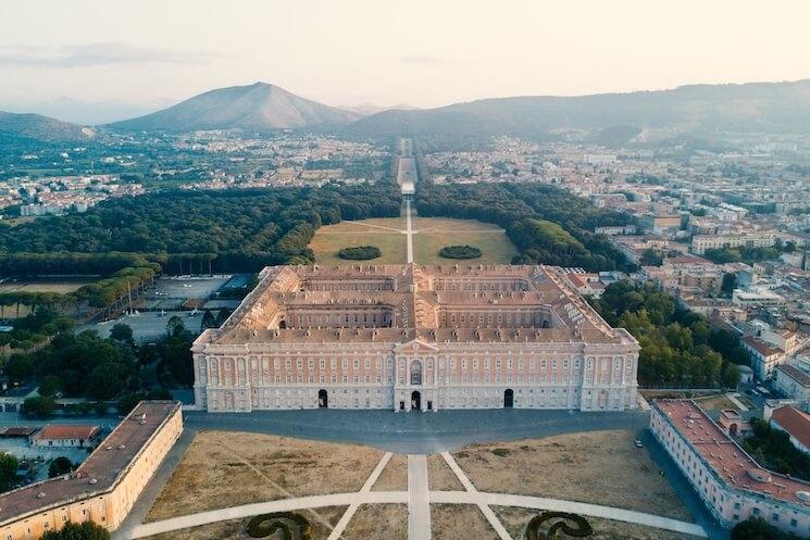 Le palais royal de Caserte près de Naples