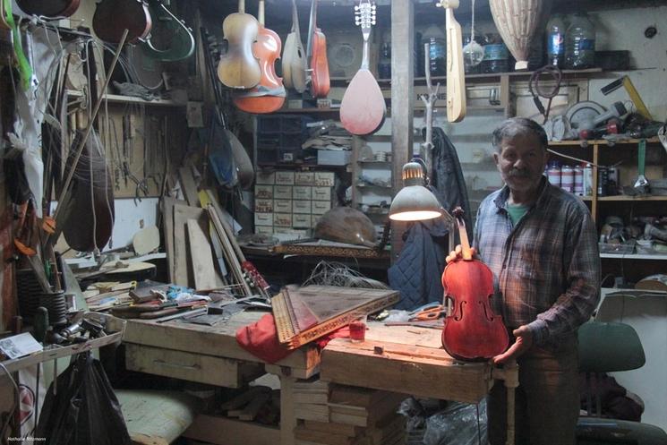 Çetin Denizci, luthier à Buca/Izmir