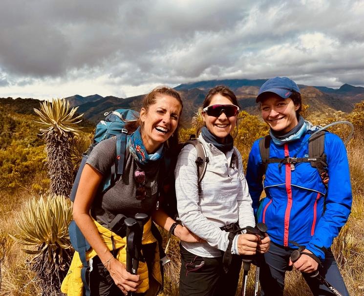 Claudia, Anne-Florence et Clemence au milieu du Paramo