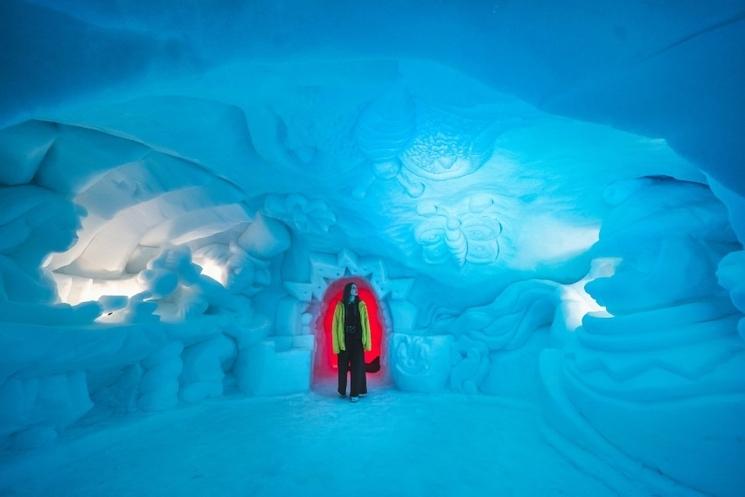 Adam Brzoza Snowlandia plus grand labyrinthe de glace au monde