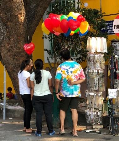 Touristes dans les rues de Pondichéry