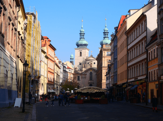 Petite place à Prague