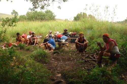 Pause des porteurs du mont Rinjani