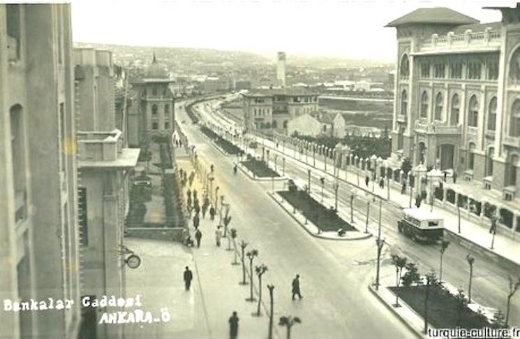 Rue des Banques en 1938 Turquie Culture